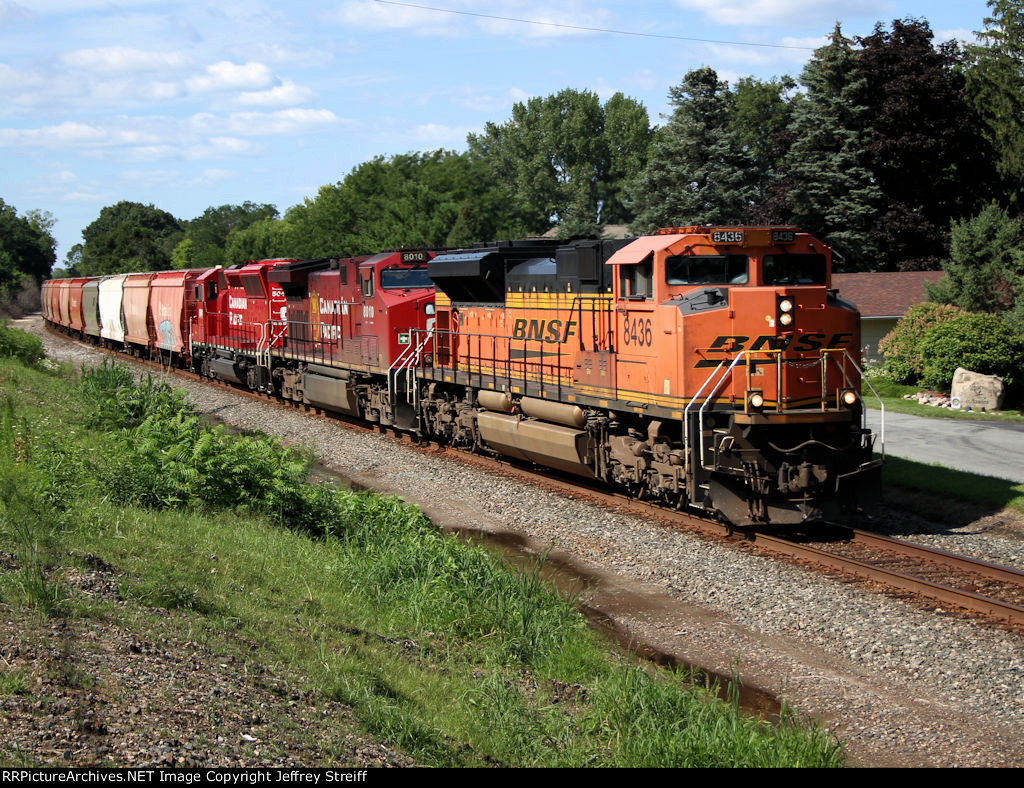 BNSF 8436